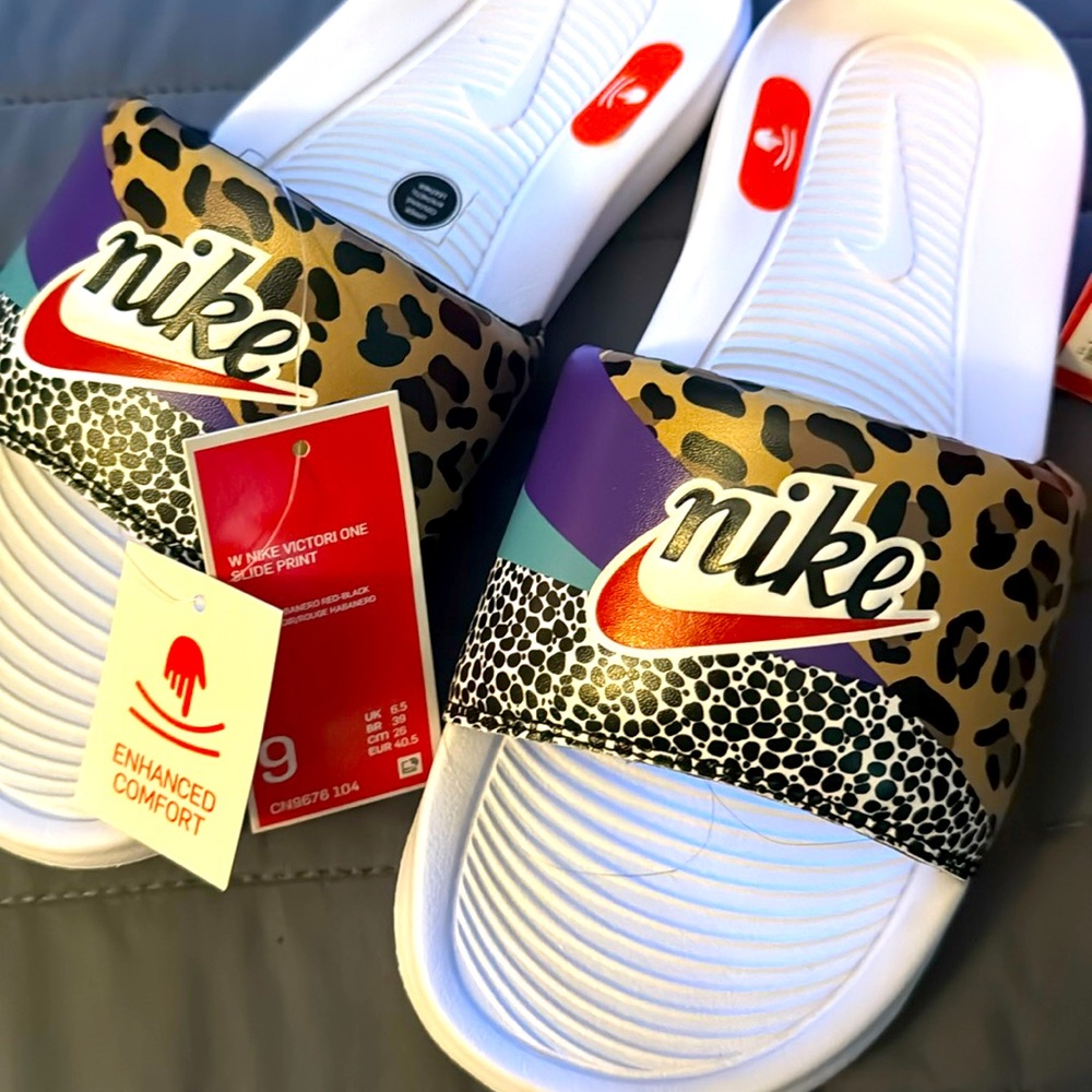NWT with box. Women Nike.